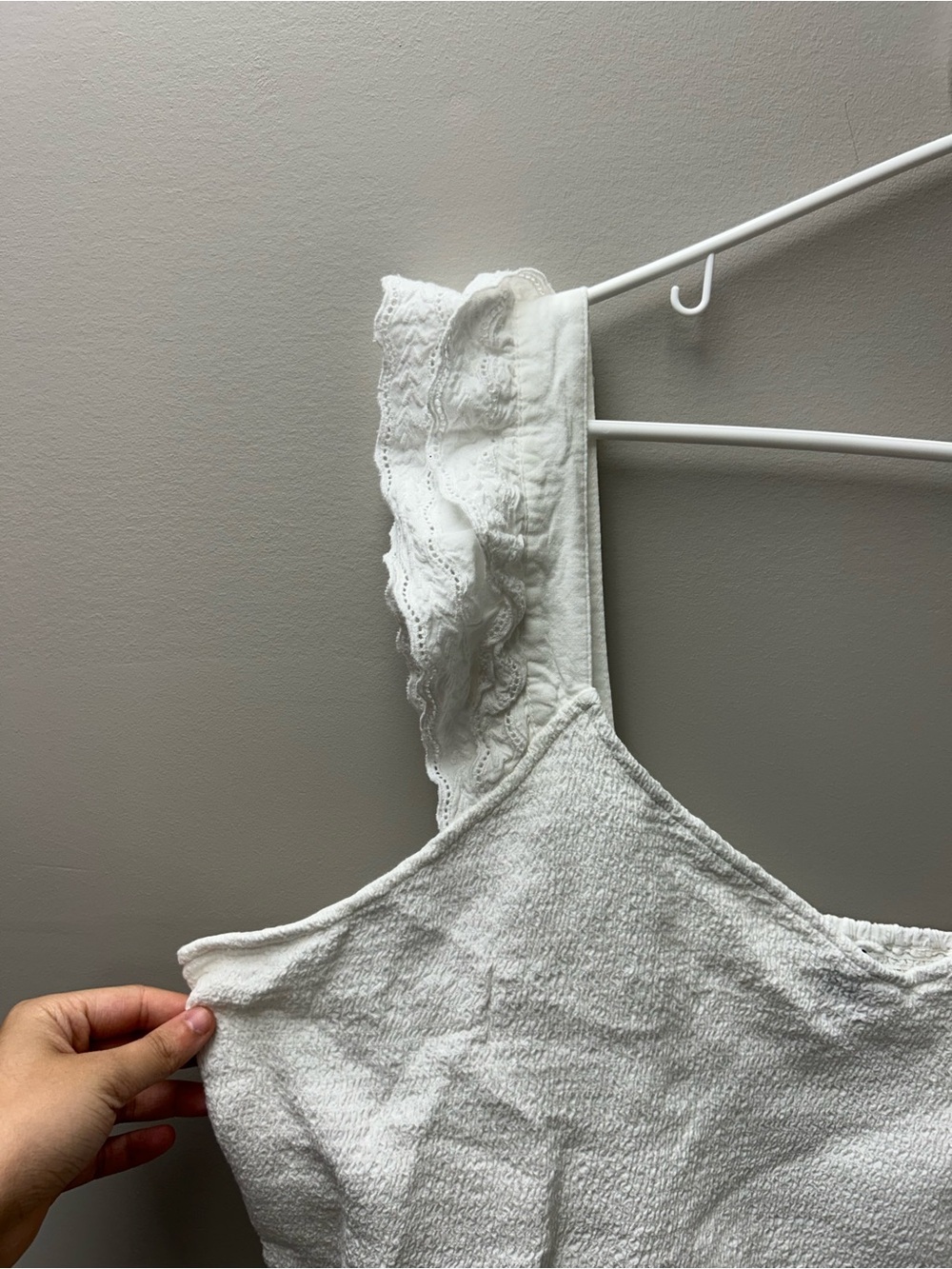 Old Navy Women’s White Fitted Flutter-Sleeve Smocked V Neck Ruffled Shoulder Top - Picture 2 of 5